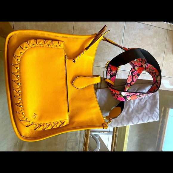 Yany Crossbody Bag - Picture 6 of 8